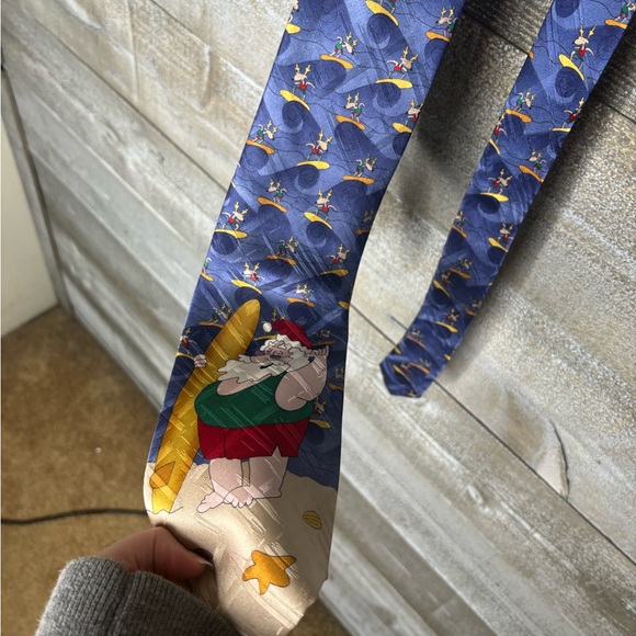 Vintage 2002 100% silk Santa Clause Christmas Santa surf mens suit tie - Picture 2 of 5